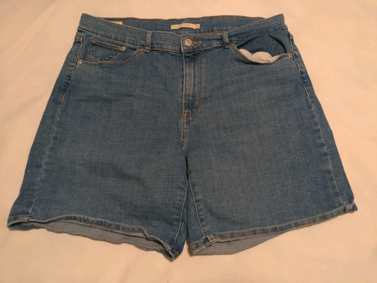 32 Levi Womens Shorts Classic shorts zipper   Used