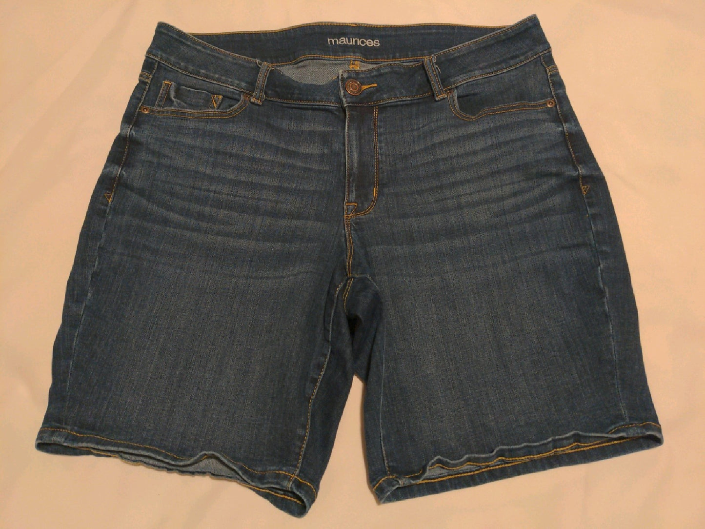 16 Maurices Womens Shorts Blue zipper button denim Plus  Used