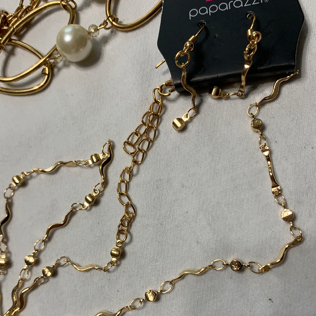 5010 Jewelry Lot 8pc Gold Pearl Rhinestone Paparazzi